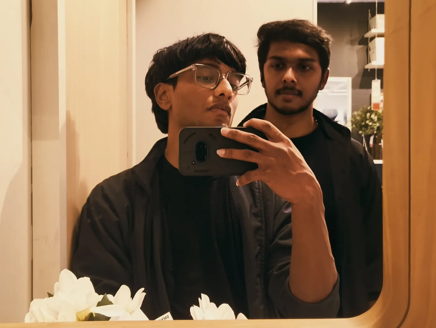 Mirror selfie of Sonu Kumar Suman with a friend